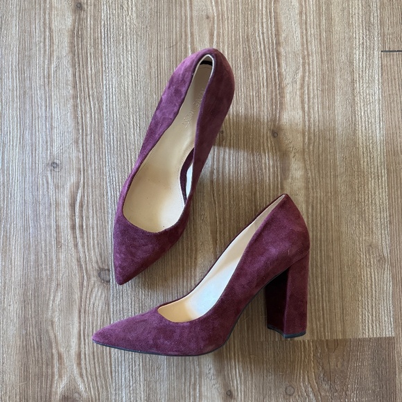 Like New Nine West 4" Wine Burgundy Plum Suede Block Heel - 10M - Picture 1 of 7